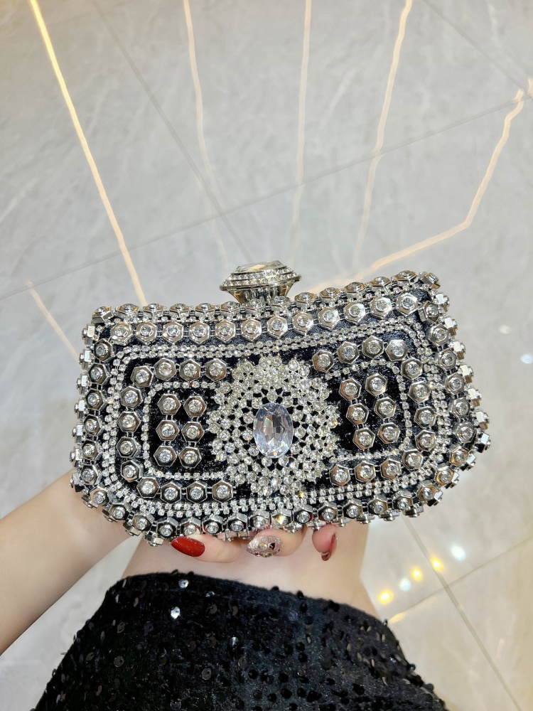 Nowa błyszcząca torebka z dżet – Mini Purse Chain recenzja i cena