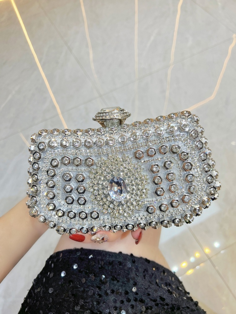 Nowa błyszcząca torebka z dżet – Mini Purse Chain recenzja i cena
